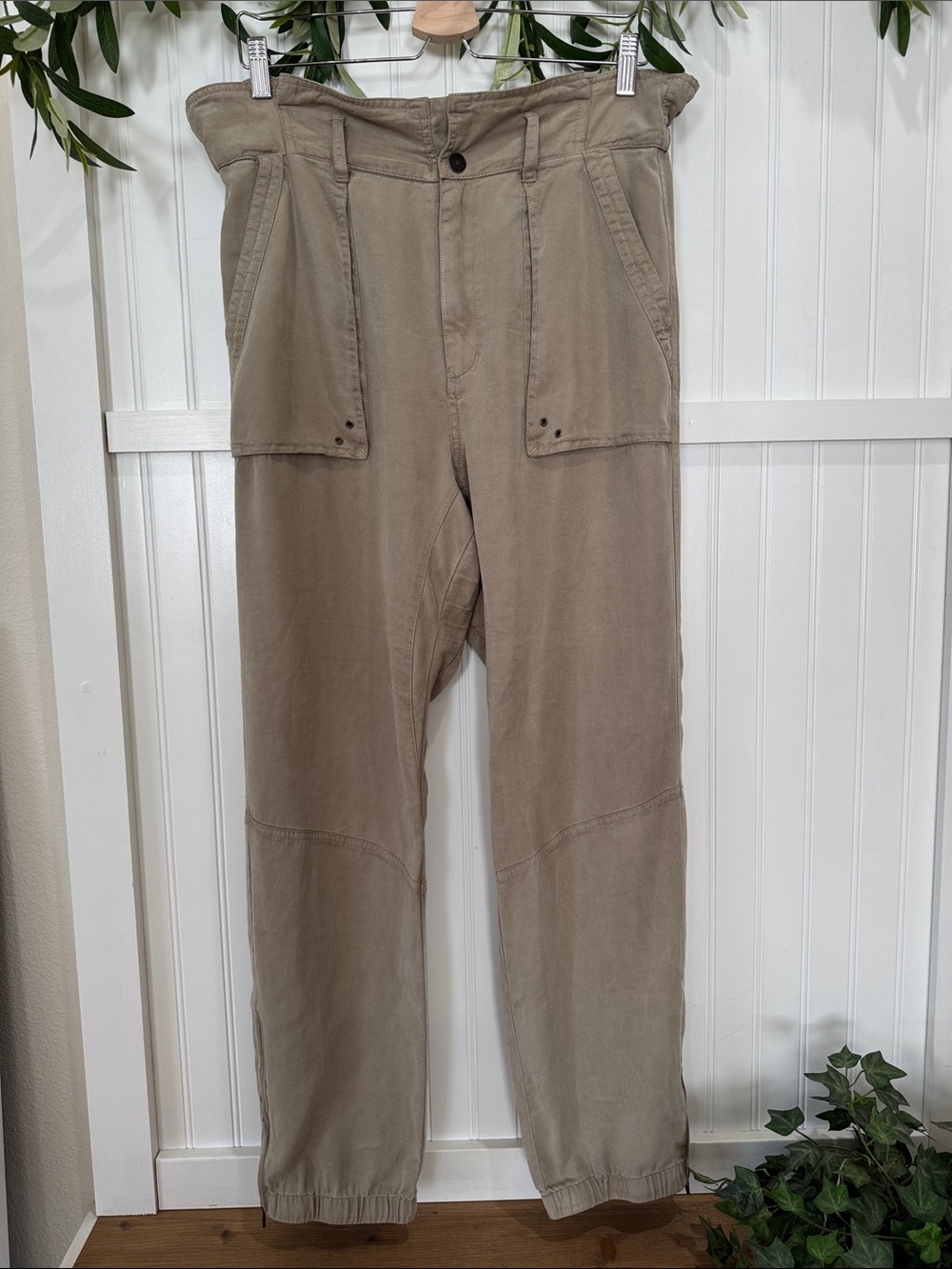 #331 PAM & GELA Khaki Paper Bag Waist Utility Jogger Pants L